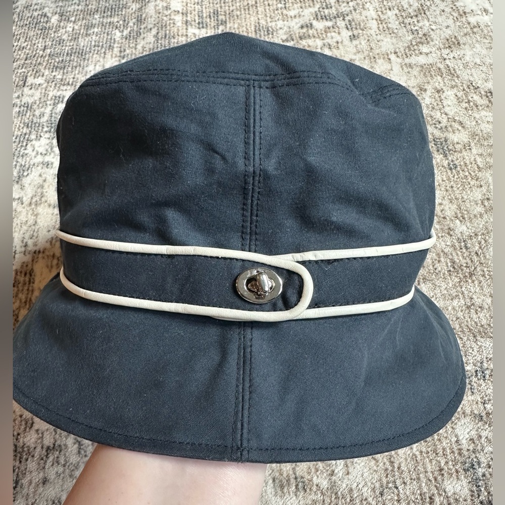 Coach Navy Blue with White Leather Trim Turnlock Bucket Hat Size P/S - Picture 2 of 7